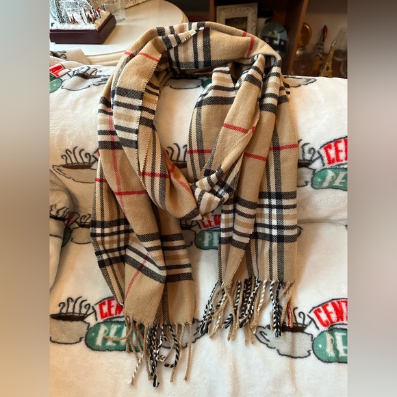 Accessories - Women’s Scarf